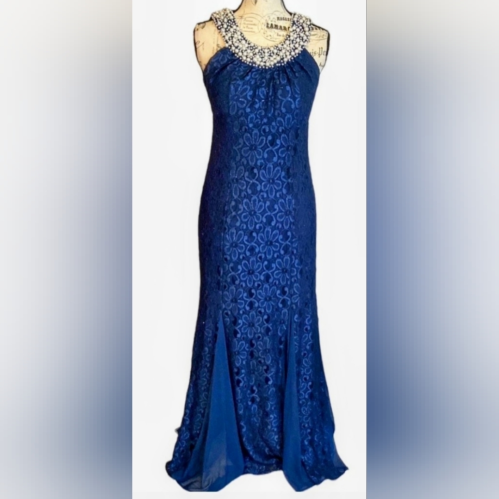 R & M Richard’s Women’s Evening Gown Pearl Neckline Navy Lace Size  8